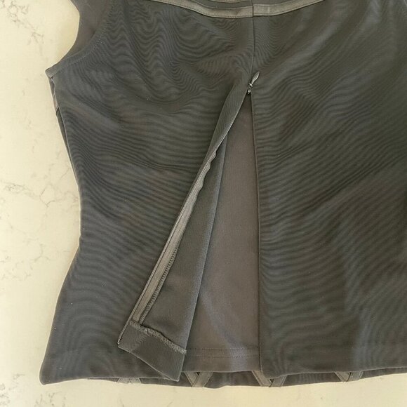 Joseph Ribkoff Trends Classic Slvless V Neck Lined Top Diamond Detail Blk Sz 4 - Picture 3 of 8